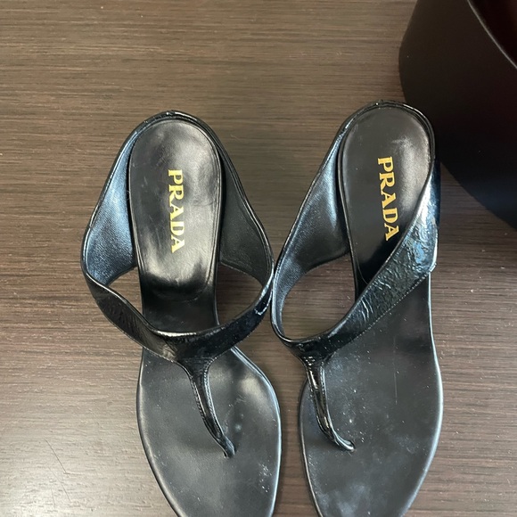 💯 Authentic Prada Patent Open toe sandals - Picture 8 of 9